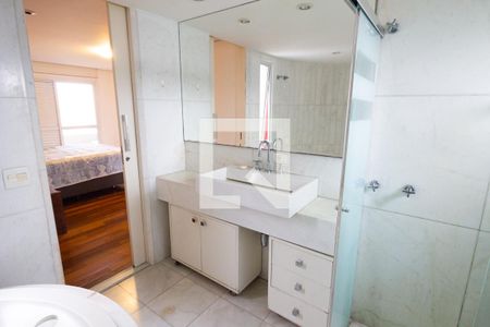 Apartamento para alugar com 260m², 3 quartos e 4 vagas Apartamento para alugar com 260m², 3 quartos e 4 vagasBanheiro da Suíte