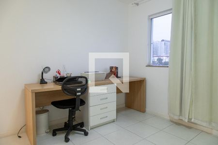 Casa de condomínio à venda com 330m², 4 quartos e 2 vagasEscritório