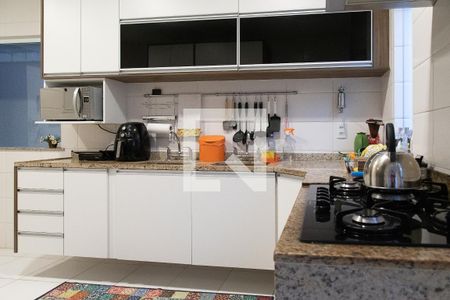 Casa de condomínio à venda com 330m², 4 quartos e 2 vagasCozinha