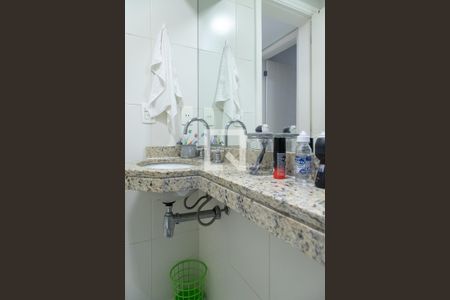 Casa de condomínio à venda com 330m², 4 quartos e 2 vagasBanheiro da suíte 1