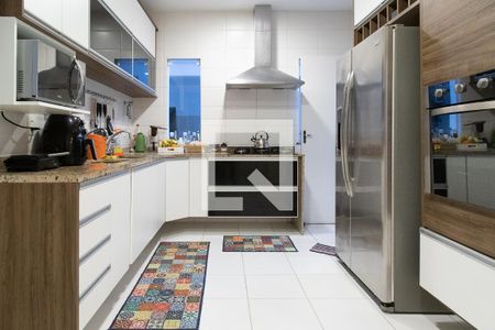 Casa de condomínio à venda com 330m², 4 quartos e 2 vagasCozinha