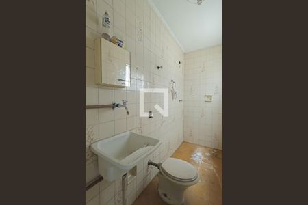 Casa à venda com 110m², 3 quartos e 1 vagaBanheiro