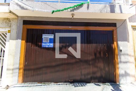 Casa à venda com 259m², 3 quartos e 2 vagas Casa à venda com 259m², 3 quartos e 2 vagasFachada