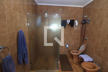 Casa à venda com 240m², 3 quartos e 4 vagasBanheiro da Suíte