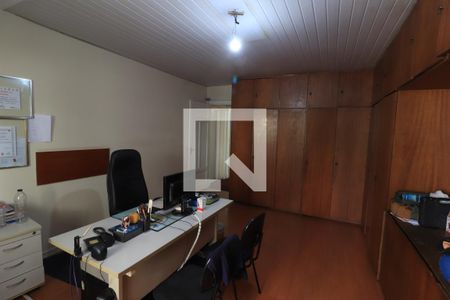 Casa à venda com 240m², 3 quartos e 4 vagasQuarto Suíte