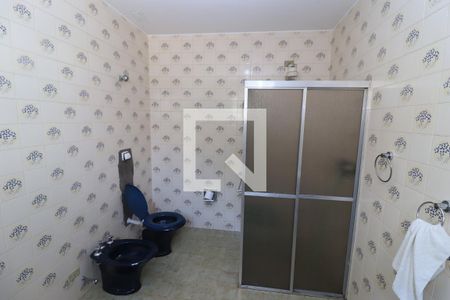 Casa à venda com 240m², 3 quartos e 4 vagasBanheiro 2