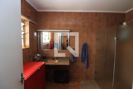 Casa à venda com 240m², 3 quartos e 4 vagasBanheiro da Suíte