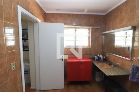 Casa à venda com 240m², 3 quartos e 4 vagasBanheiro da Suíte