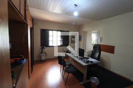 Casa à venda com 240m², 3 quartos e 4 vagasQuarto Suíte