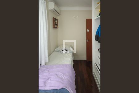 Casa à venda com 200m², 3 quartos e 4 vagasQuarto