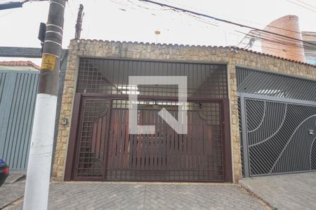 Casa à venda com 200m², 3 quartos e 4 vagasFachada