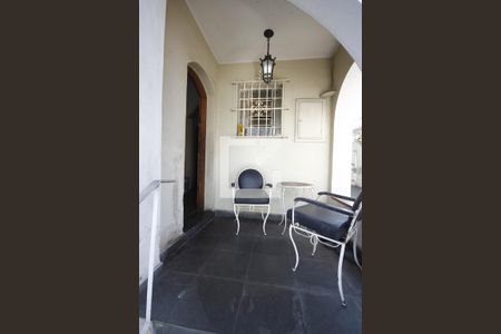 Casa à venda com 200m², 3 quartos e 3 vagasEntrada