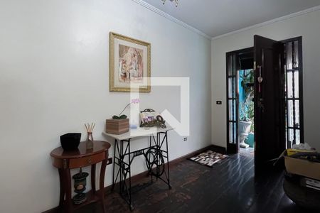 Casa à venda com 190m², 3 quartos e 3 vagas Casa à venda com 190m², 3 quartos e 3 vagasEntrada