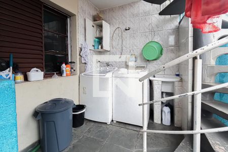 Casa à venda com 190m², 3 quartos e 3 vagas Casa à venda com 190m², 3 quartos e 3 vagasÁrea de Serviço