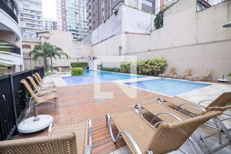 Apartamento à venda com 119m², 2 quartos e 2 vagas Apartamento à venda com 119m², 2 quartos e 2 vagasÁrea comum - Piscina