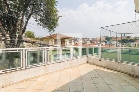 Casa para alugar com 460m², 4 quartos e 4 vagas Casa para alugar com 460m², 4 quartos e 4 vagasVaranda da Suíte 1 e 2