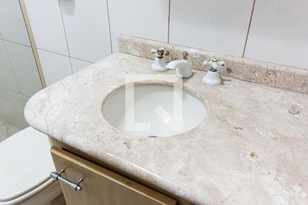 Casa à venda com 137m², 3 quartos e 4 vagasBanheiro Social - Pia