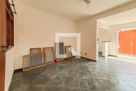 Sala de Estar de casa de condomínio para alugar com 2 quartos, 46m² em Enseada, Guarujá
