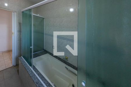 Casa à venda com 250m², 4 quartos e 2 vagasBanheiro