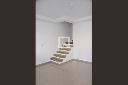 Sala de casa de condomínio para alugar com 2 quartos, 86m² em Freguesia do Ó, São Paulo