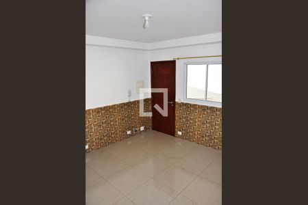 Sala de casa de condomínio para alugar com 2 quartos, 86m² em Freguesia do Ó, São Paulo