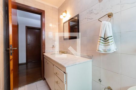 Apartamento à venda com 198m², 3 quartos e 4 vagas Apartamento à venda com 198m², 3 quartos e 4 vagasBanheiro Social
