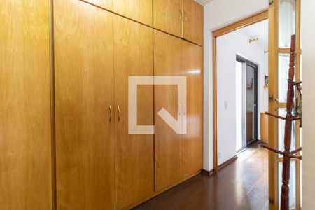 Apartamento à venda com 198m², 3 quartos e 4 vagas Apartamento à venda com 198m², 3 quartos e 4 vagasCloset da Suíte 1