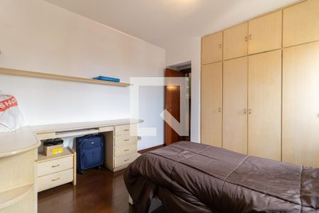 Apartamento à venda com 198m², 3 quartos e 4 vagas Apartamento à venda com 198m², 3 quartos e 4 vagasSuíte 2