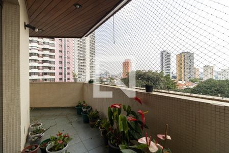 Apartamento à venda com 198m², 3 quartos e 4 vagas Apartamento à venda com 198m², 3 quartos e 4 vagasVaranda da Sala