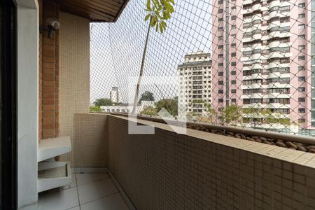 Apartamento à venda com 198m², 3 quartos e 4 vagas Apartamento à venda com 198m², 3 quartos e 4 vagasVaranda da Suíte 1