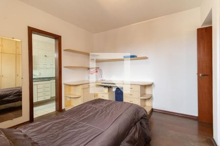 Apartamento à venda com 198m², 3 quartos e 4 vagas Apartamento à venda com 198m², 3 quartos e 4 vagasSuíte 2