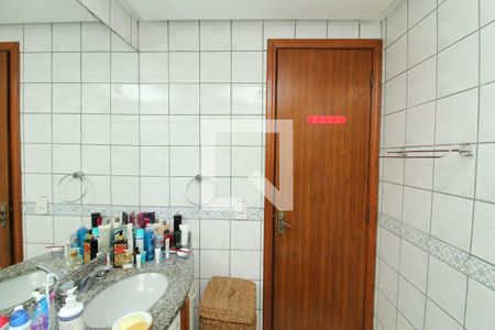 Apartamento à venda com 240m², 3 quartos e 2 vagasBanheiro - Suíte