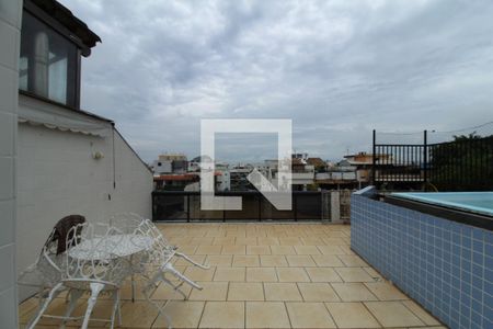 Apartamento à venda com 240m², 3 quartos e 2 vagasCobertura