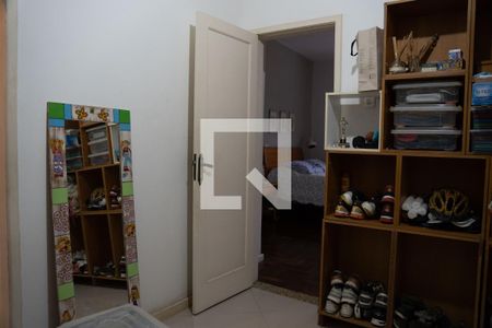Casa à venda com 330m², 6 quartos e 1 vaga Casa à venda com 330m², 6 quartos e 1 vagaCloset da suíte 1