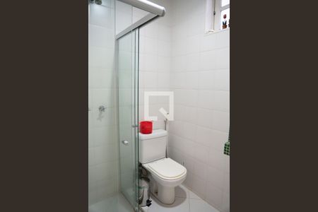 Casa à venda com 330m², 6 quartos e 1 vaga Casa à venda com 330m², 6 quartos e 1 vagaBanheiro 2