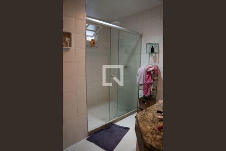 Casa à venda com 330m², 6 quartos e 1 vaga Casa à venda com 330m², 6 quartos e 1 vagaBanheiro