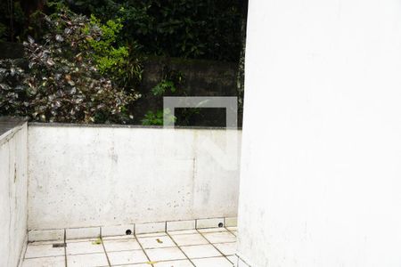 Casa à venda com 330m², 6 quartos e 1 vaga Casa à venda com 330m², 6 quartos e 1 vagavaranda