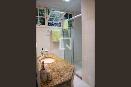 Casa à venda com 330m², 6 quartos e 1 vaga Casa à venda com 330m², 6 quartos e 1 vagaBanheiro da Suíte 1