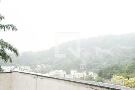 Casa à venda com 330m², 6 quartos e 1 vaga Casa à venda com 330m², 6 quartos e 1 vagavaranda