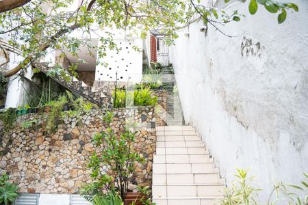 Casa à venda com 330m², 6 quartos e 1 vaga Casa à venda com 330m², 6 quartos e 1 vagaÁrea Externa