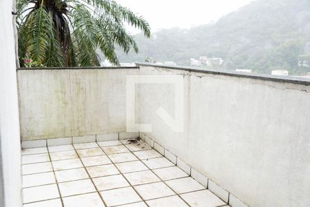 Casa à venda com 330m², 6 quartos e 1 vaga Casa à venda com 330m², 6 quartos e 1 vagavaranda