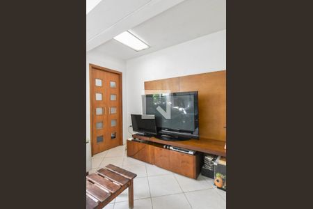 Casa à venda com 155m², 4 quartos e 4 vagasSala de Estar 