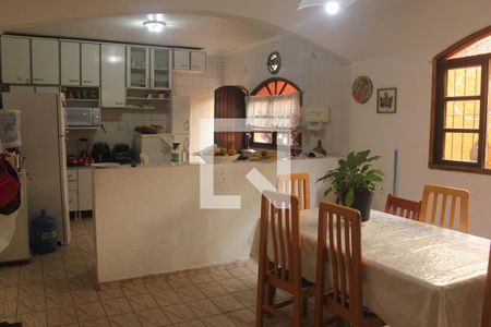 Casa à venda com 150m², 3 quartos e 8 vagasCozinha