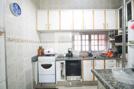 Casa à venda com 180m², 4 quartos e 2 vagascozinha