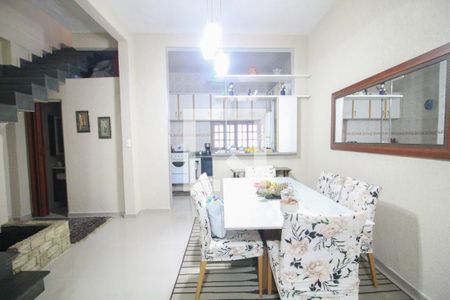 Casa à venda com 180m², 4 quartos e 2 vagassala casa 2