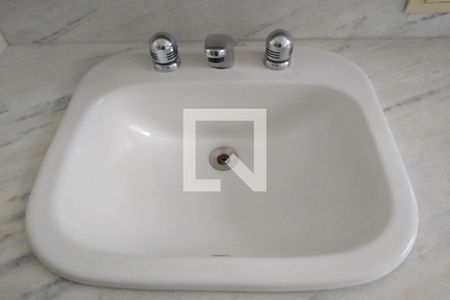 Apartamento à venda com 68m², 2 quartos e 1 vaga Apartamento à venda com 68m², 2 quartos e 1 vagaBanheiro