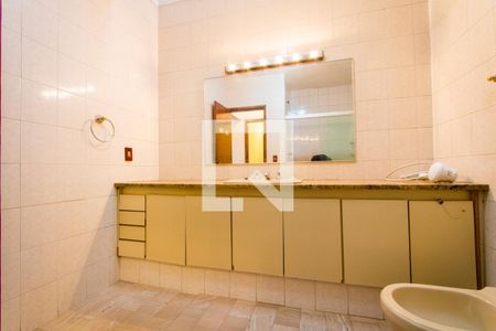 Casa para alugar com 360m², 3 quartos e 4 vagas Casa para alugar com 360m², 3 quartos e 4 vagasBanheiro do quarto 1