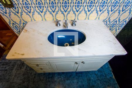 Casa para alugar com 360m², 3 quartos e 4 vagas Casa para alugar com 360m², 3 quartos e 4 vagasBanheiro social