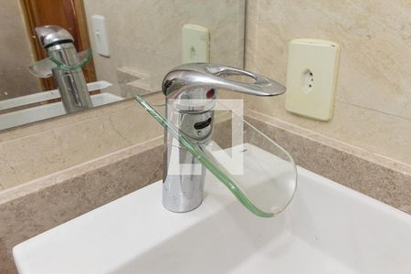 Apartamento à venda com 108m², 3 quartos e 1 vagaBanheiro - Torneira