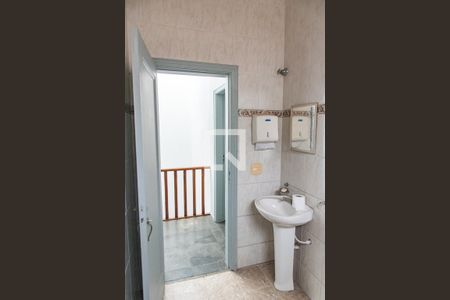 Casa à venda com 200m², 3 quartos e 2 vagasBanheiro